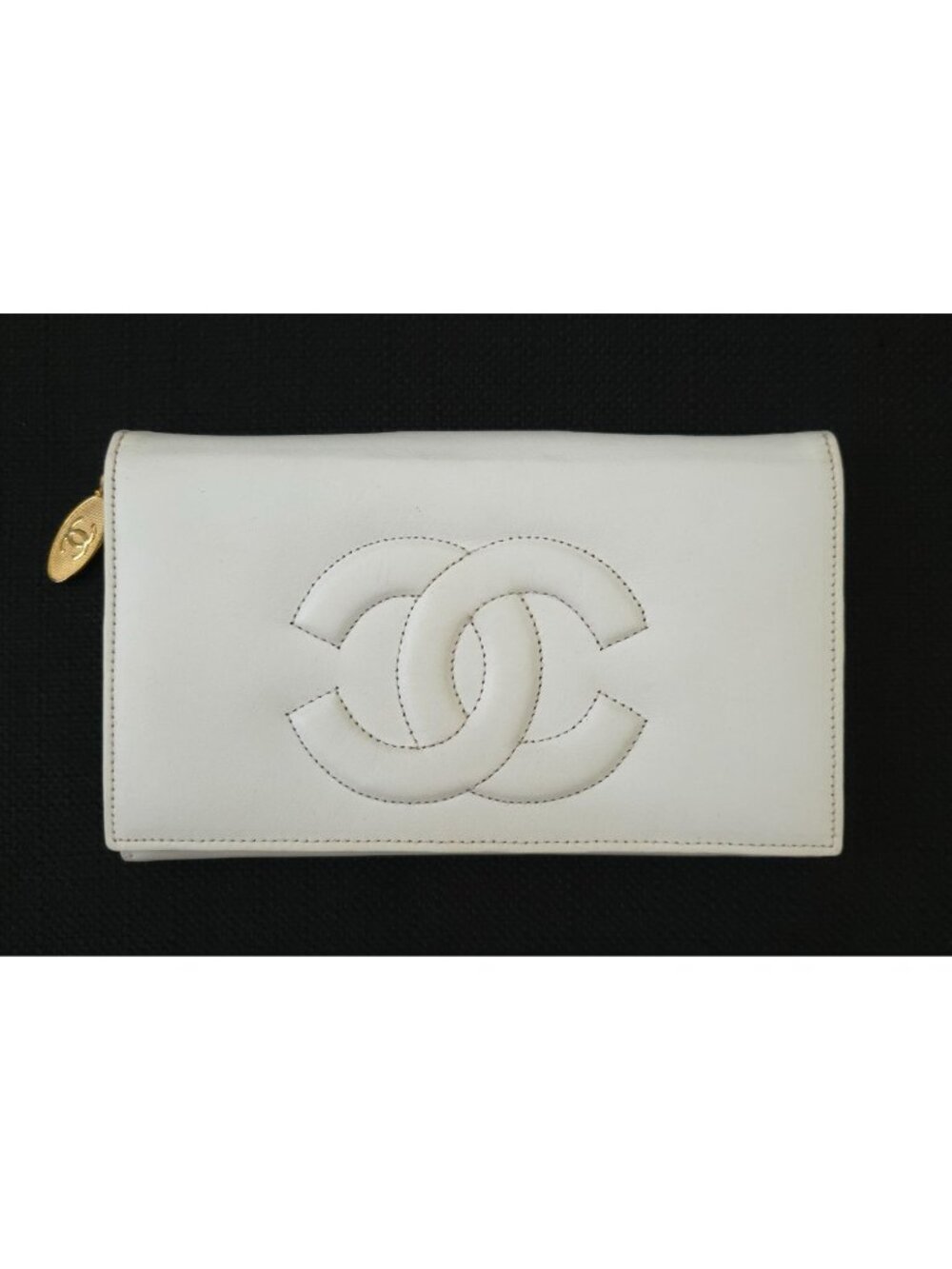 Vintage Chanel White Caviar Leather Bifold Clutch Wallet CC Logo